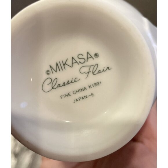 Mikasa Classic Flair White Embossed Calla Lilies Sugar Creamer Set - Picture 4 of 4